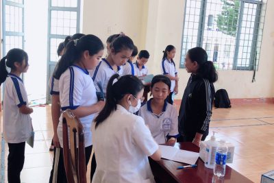 Trường PTDTNT THCS thị xã Buôn Hồ tổ chức khám sức khoẻ đầu năm học 2023-2024 cho tất cả học sinh trong nhà trường