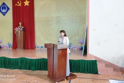Sáng 27/11/2023 trường PTDTNT THCS thị xã Buôn Hồ chào đón Tân phó Hiệu trưởng của nhà trường nhận nhiệm vụ mới.